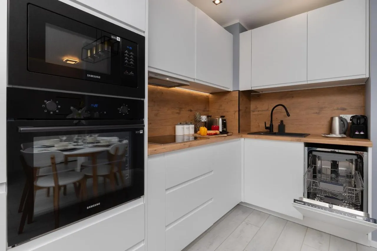 Stunning Apartment Hokejowa With Terrace & Parking By Noclegi Renters Gdańsk